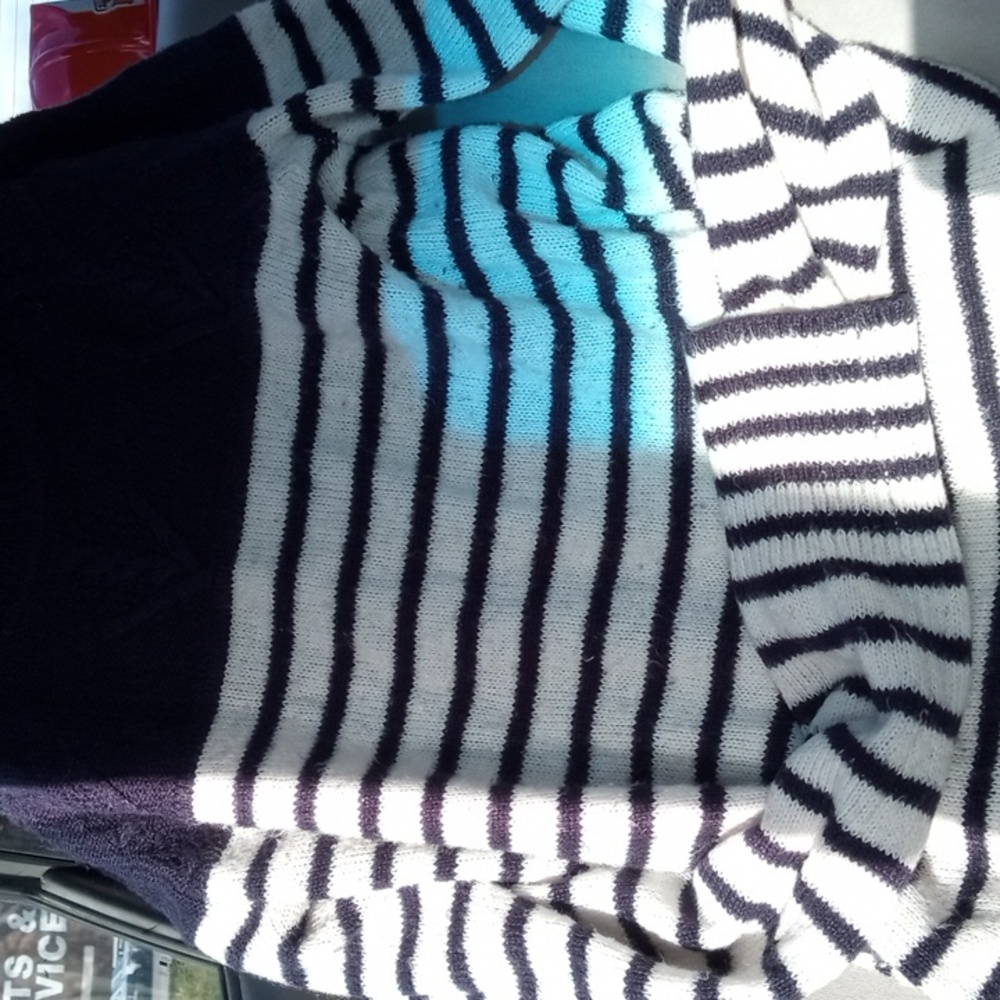 Sweater - Picture 1 of 2